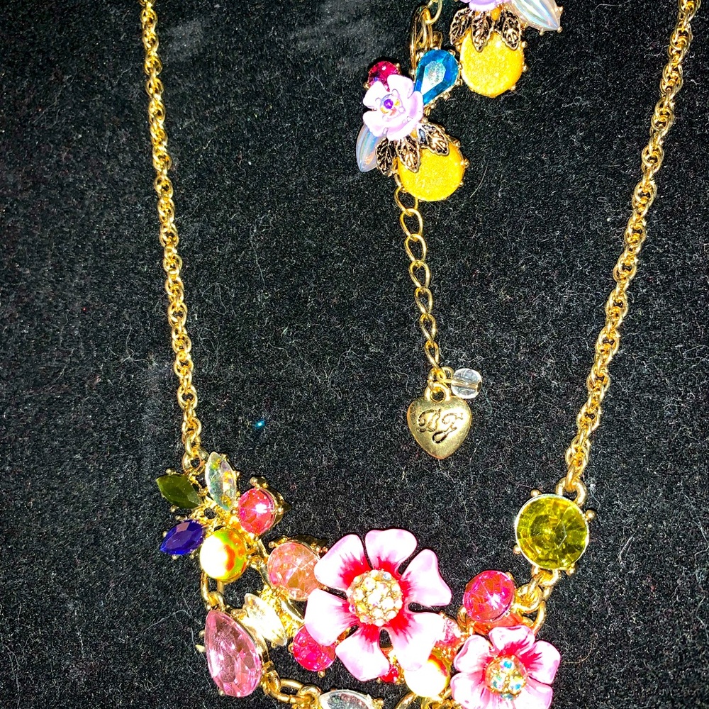 BetsyvJohnson set